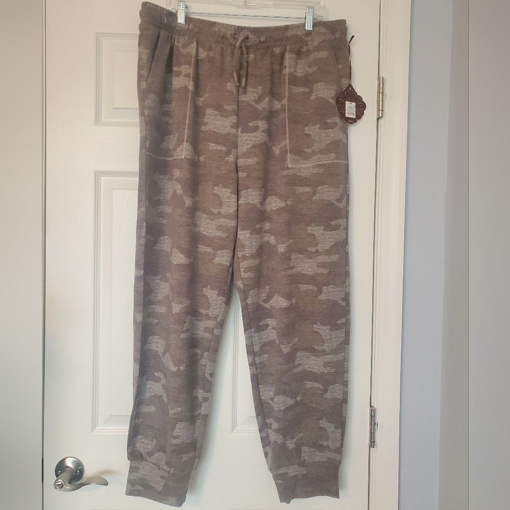 Plus Size Army Sweatpant